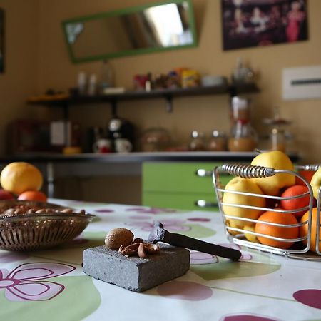 Bed and Breakfast Le 3 B Aeroporto di Catania Fontana Rossa Esterno foto