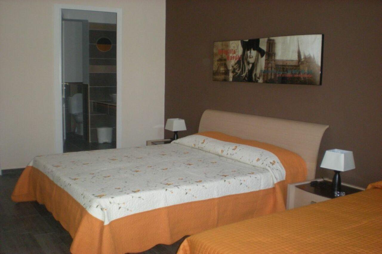 Bed and Breakfast Le 3 B Aeroporto di Catania Fontana Rossa Esterno foto