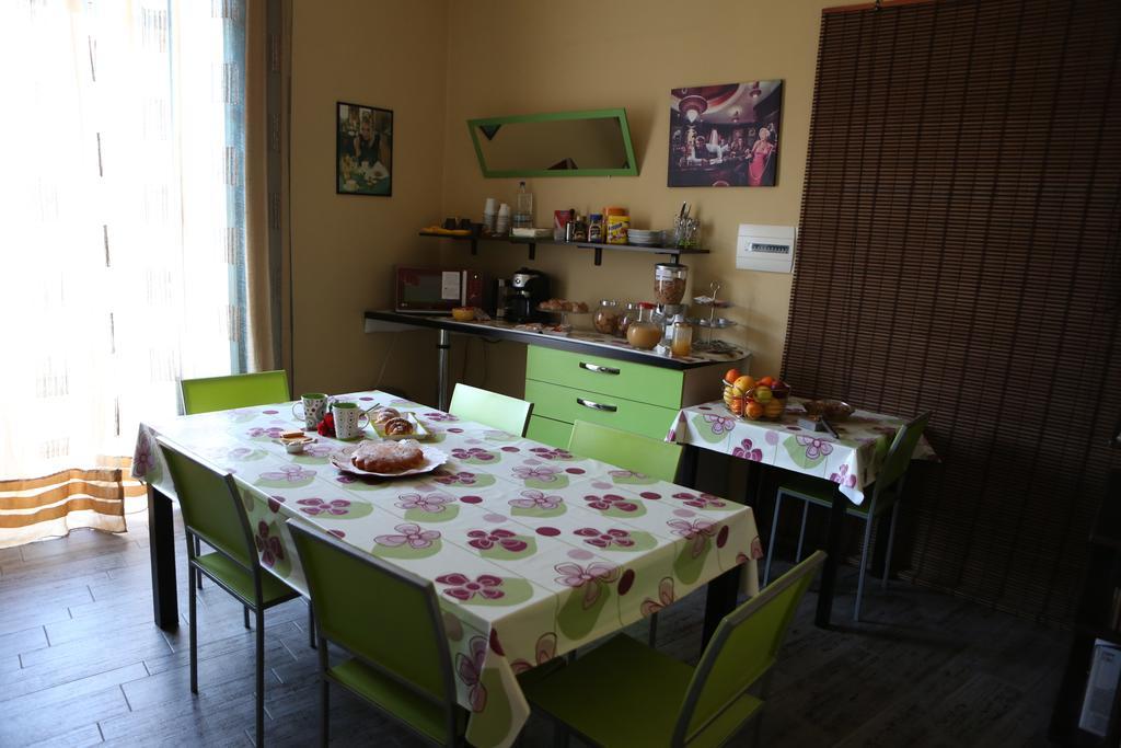 Bed and Breakfast Le 3 B Aeroporto di Catania Fontana Rossa Esterno foto